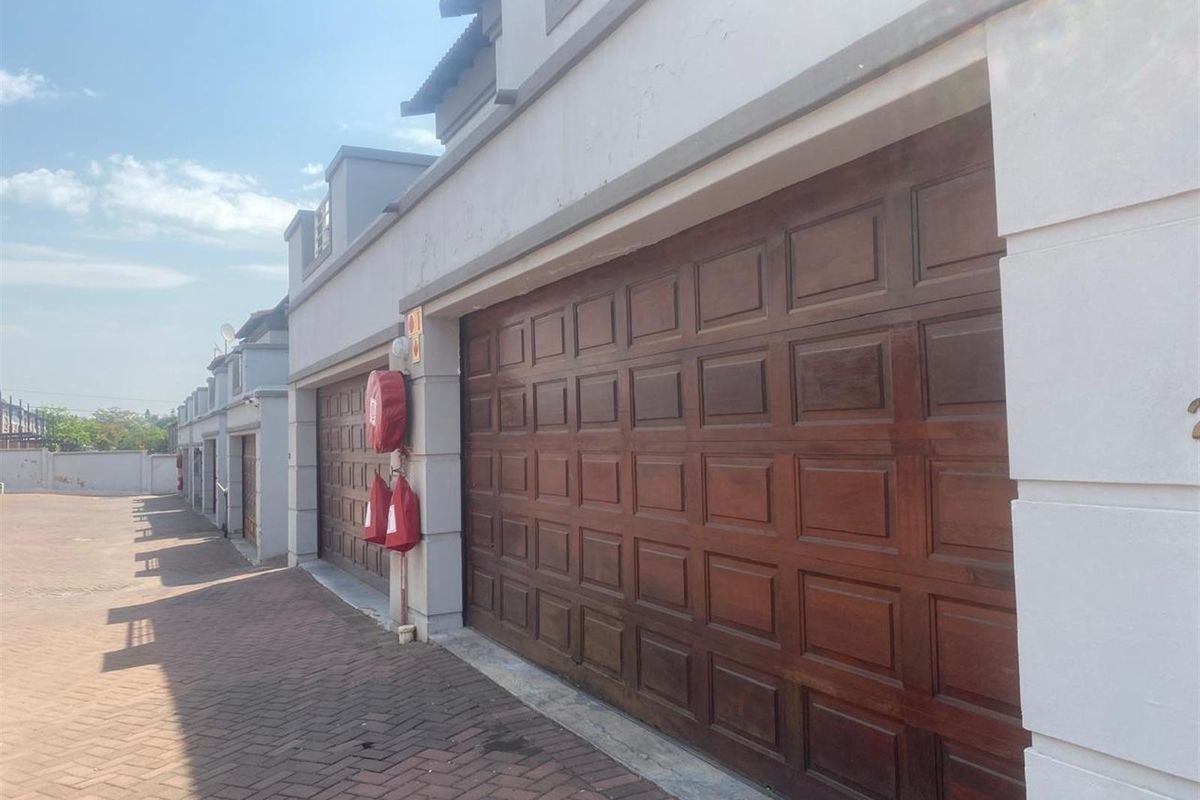 Townhouse For Sale in Ferndale, Randburg - Photo 5