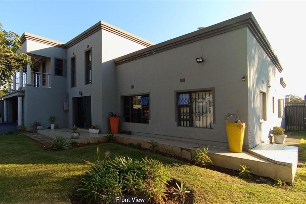 3 bedroom House For Sale in Silverton, Pretoria - Photo 2