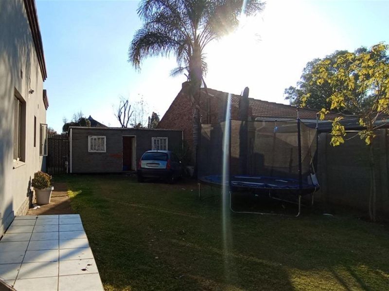 3 bedroom House For Sale in Silverton, Pretoria - Photo 4