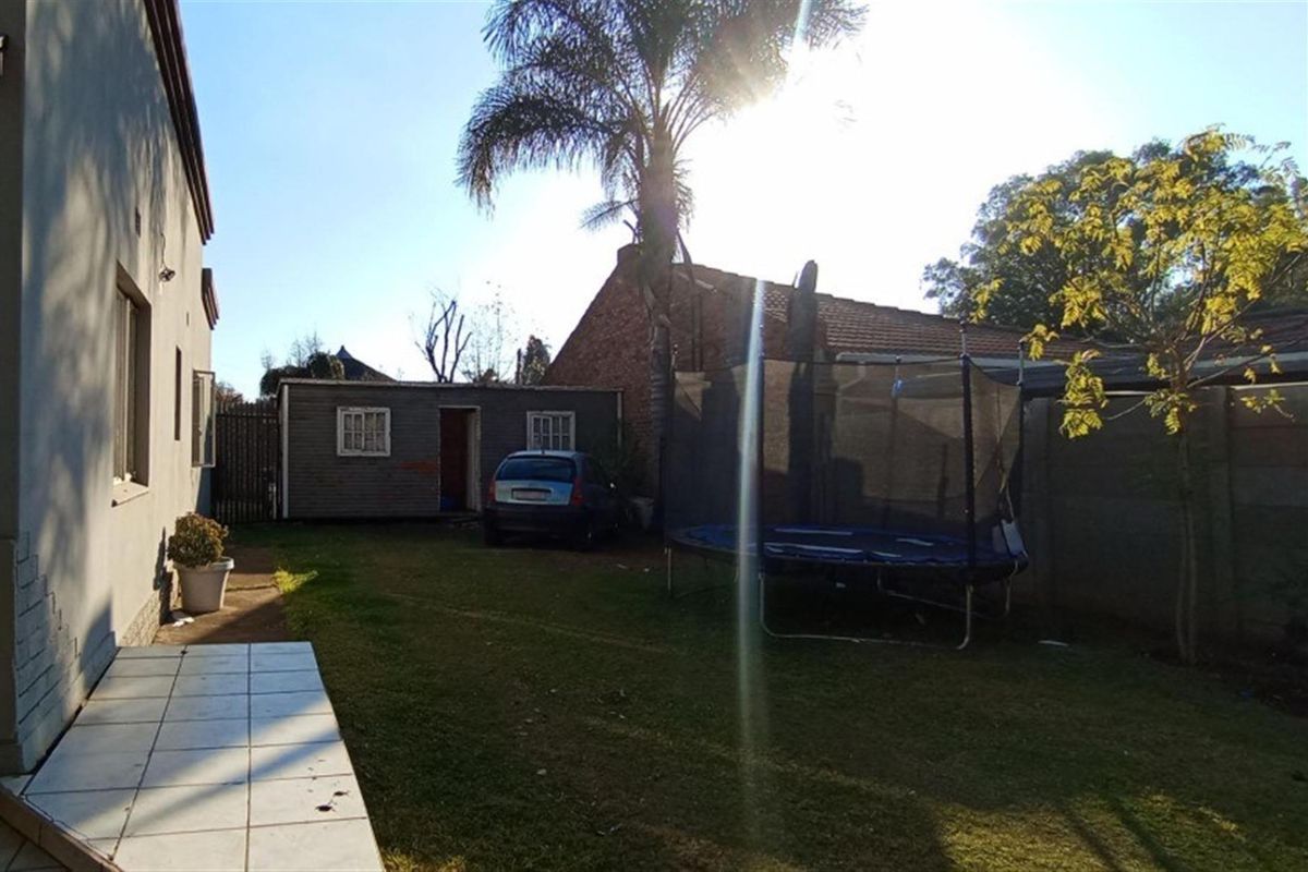 3 bedroom House For Sale in Silverton, Pretoria - Photo 4