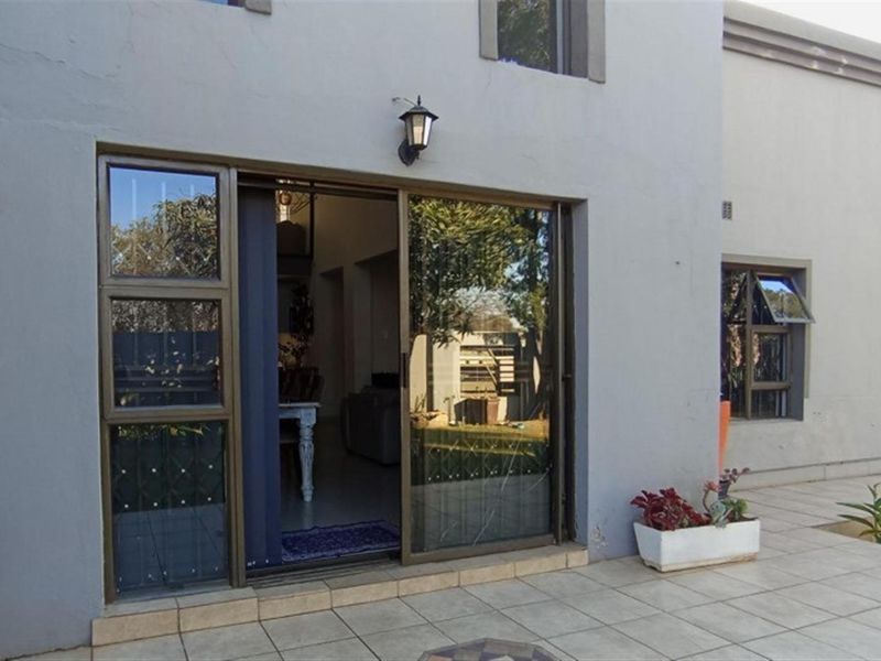 3 bedroom House For Sale in Silverton, Pretoria - Photo 3