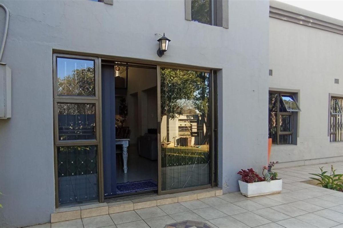3 bedroom House For Sale in Silverton, Pretoria - Photo 3