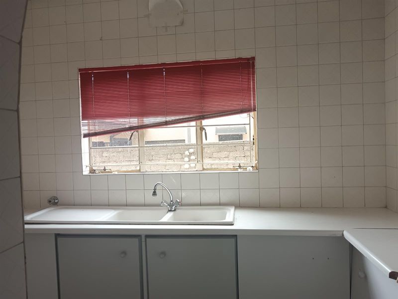 4 Bedroom House For Sale in Diepkloof Zone 3, Diepkloof, Soweto - Photo 8