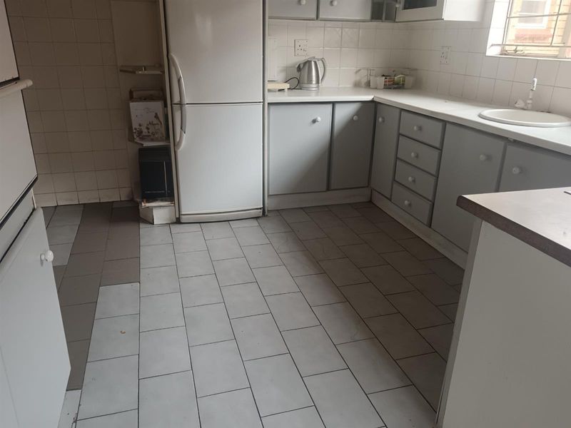 4 Bedroom House For Sale in Diepkloof Zone 3, Diepkloof, Soweto - Photo 5