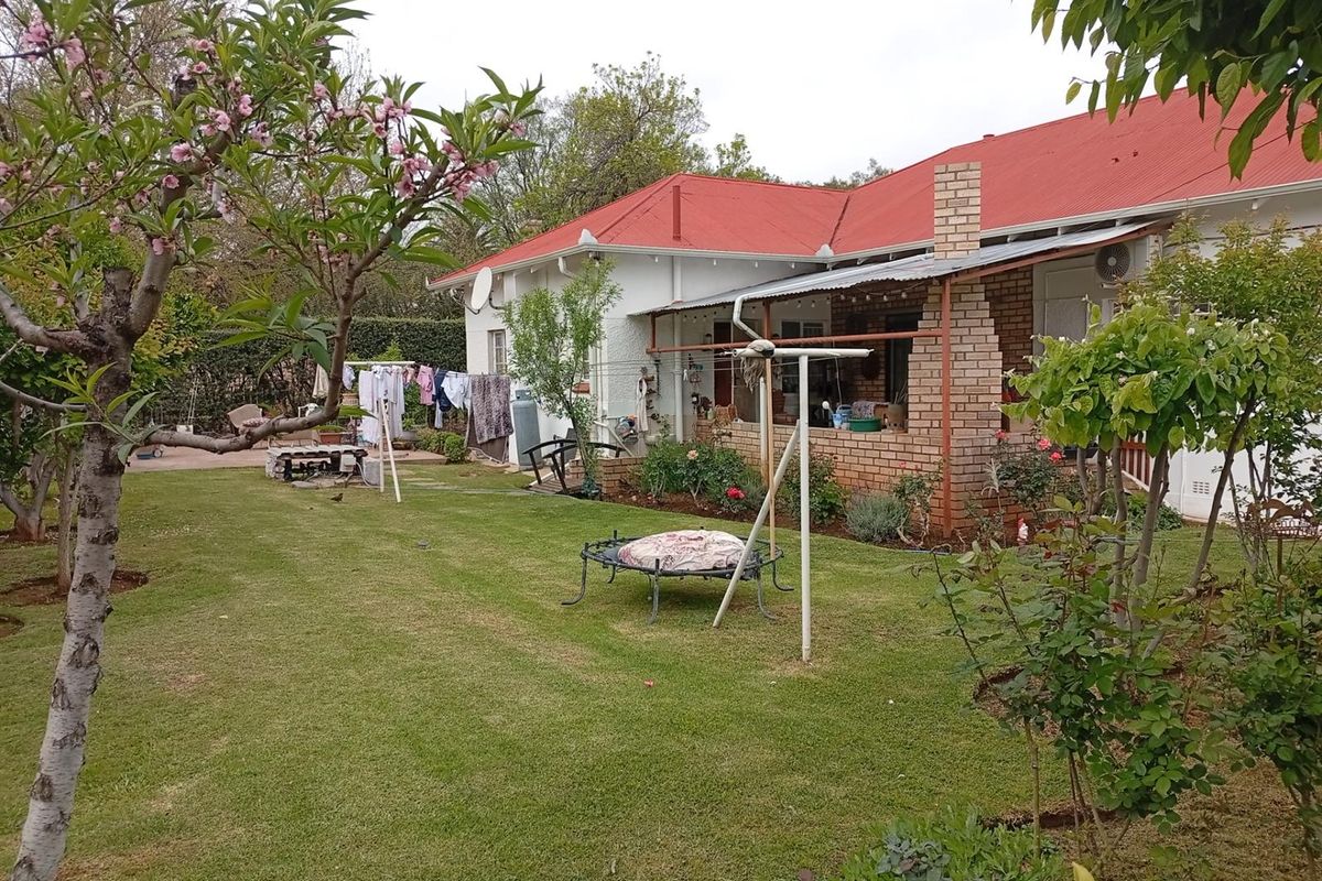 House For Sale in Queenstown Central, Queenstown - Photo 5