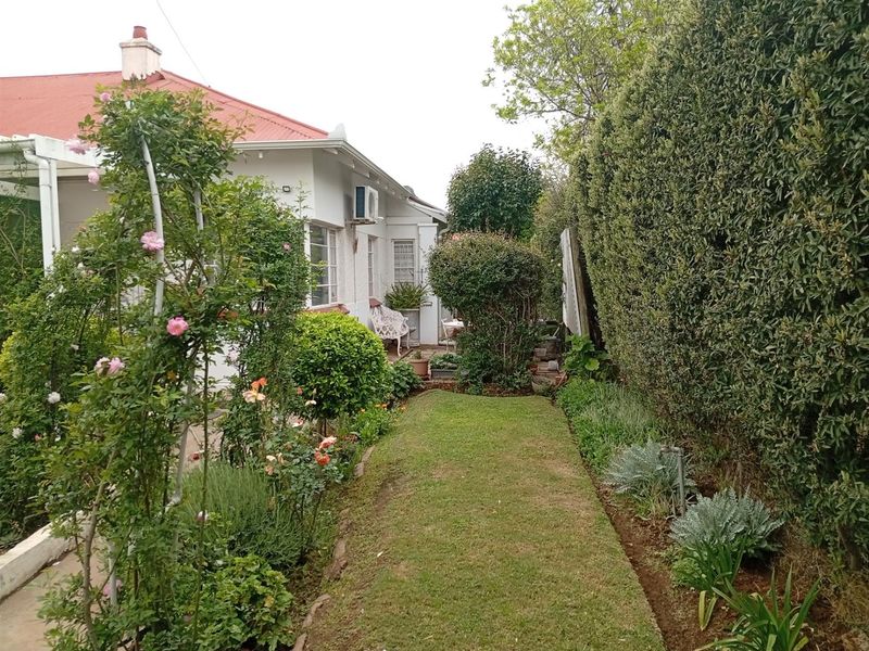 House For Sale in Queenstown Central, Queenstown - Photo 1