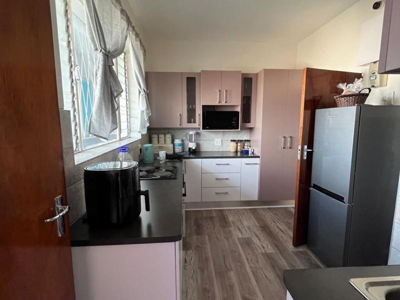 2 Bed Apartment For Sale in St Georges - Photo 9