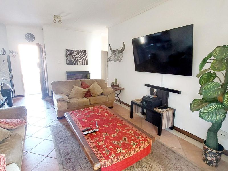 Modern 2-Bedroom Unit in Olympus/Boardwalk - Ideal Home or Investment - Photo 6