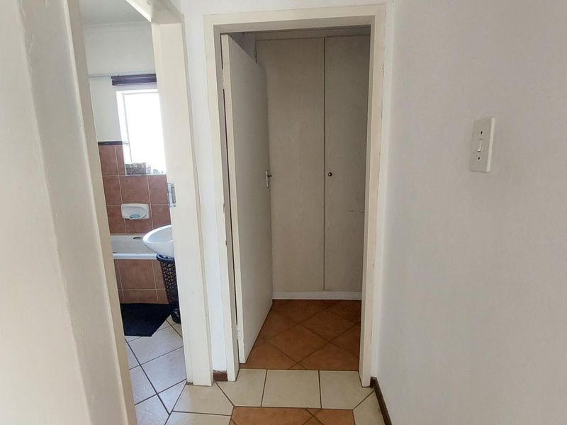 Modern 2-Bedroom Unit in Olympus/Boardwalk - Ideal Home or Investment - Photo 7