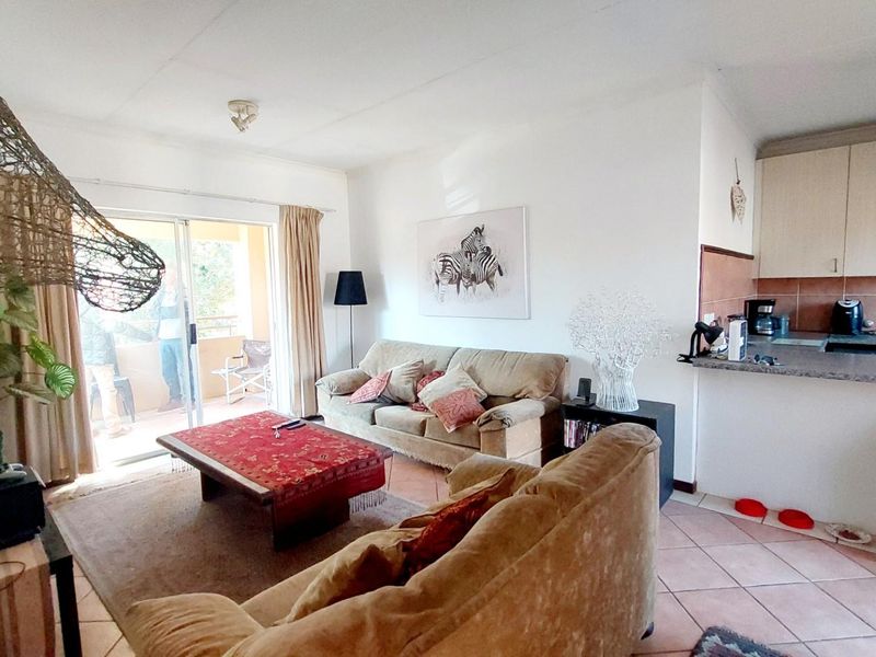 Modern 2-Bedroom Unit in Olympus/Boardwalk - Ideal Home or Investment - Photo 2