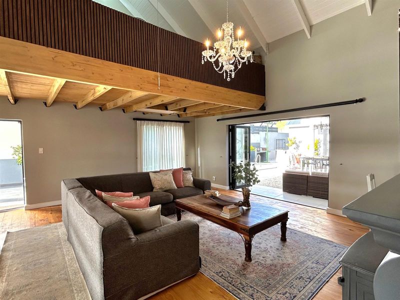 3 Bedroom Home with 1 Bedroom Flat For Sale in Mount Royal Golf and Country Estate - Photo 10