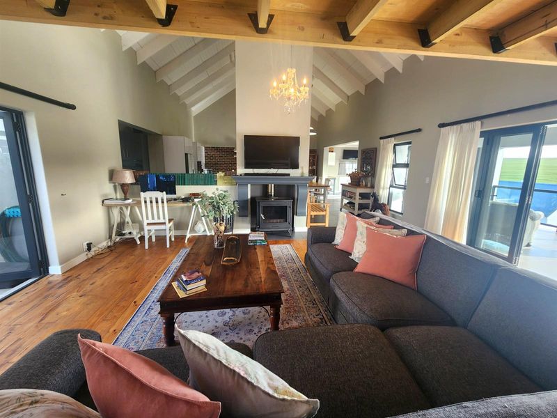 3 Bedroom Home with 1 Bedroom Flat For Sale in Mount Royal Golf and Country Estate - Photo 9