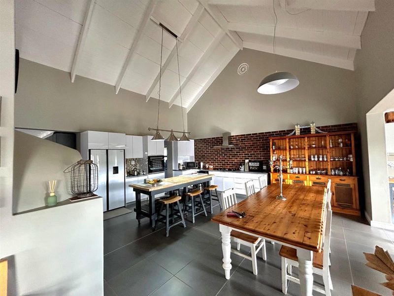 3 Bedroom Home with 1 Bedroom Flat For Sale in Mount Royal Golf and Country Estate - Photo 4