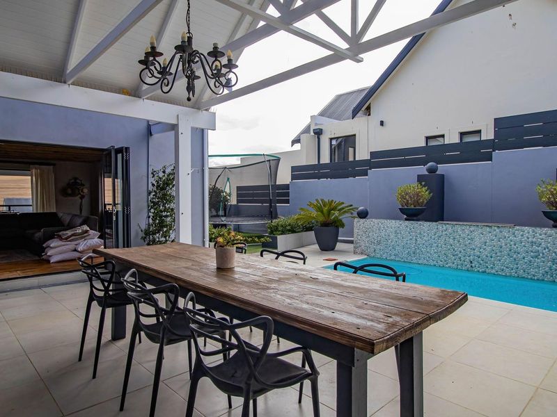 3 Bedroom Home with 1 Bedroom Flat For Sale in Mount Royal Golf and Country Estate - Photo 6