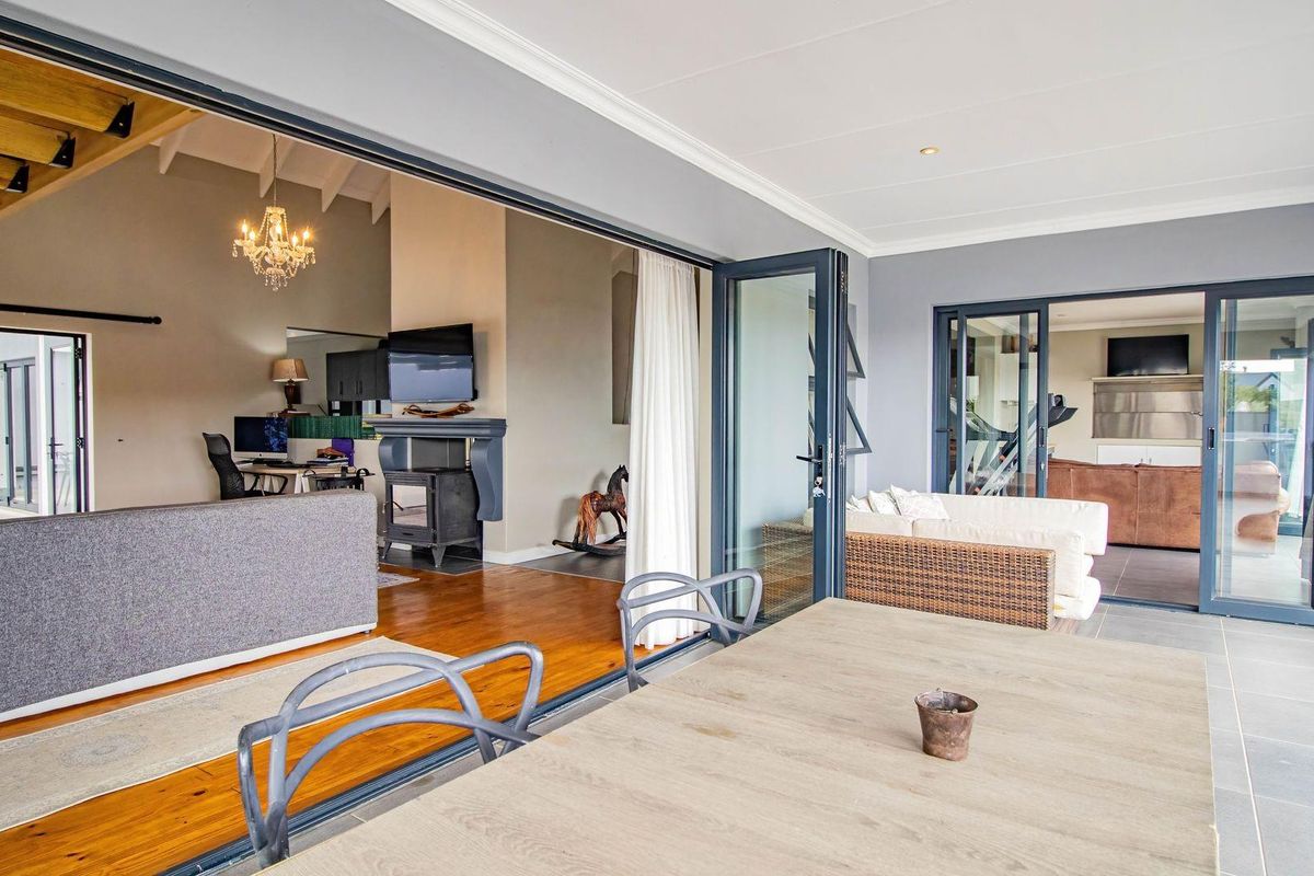 3 Bedroom Home with 1 Bedroom Flat For Sale in Mount Royal Golf and Country Estate - Photo 4
