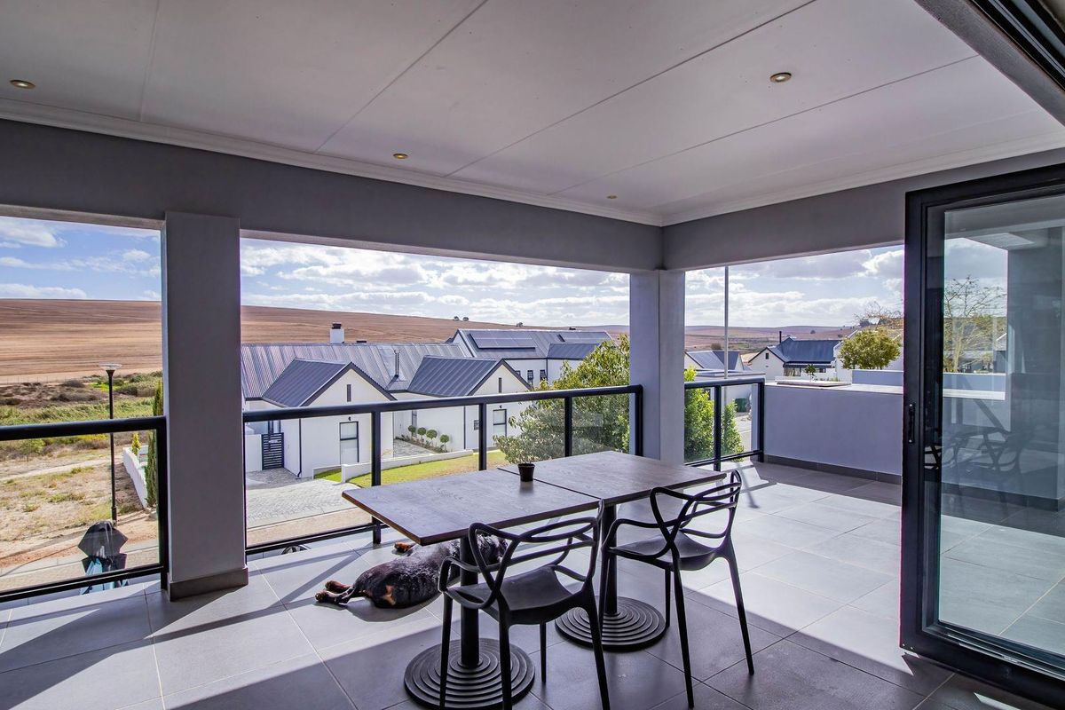 3 Bedroom Home with 1 Bedroom Flat For Sale in Mount Royal Golf and Country Estate - Photo 3