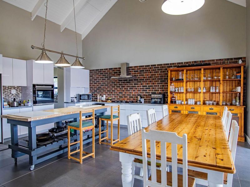 4 Bedroom Home with Flat For Sale in Mount Royal Golf and Country Estate - Photo 9