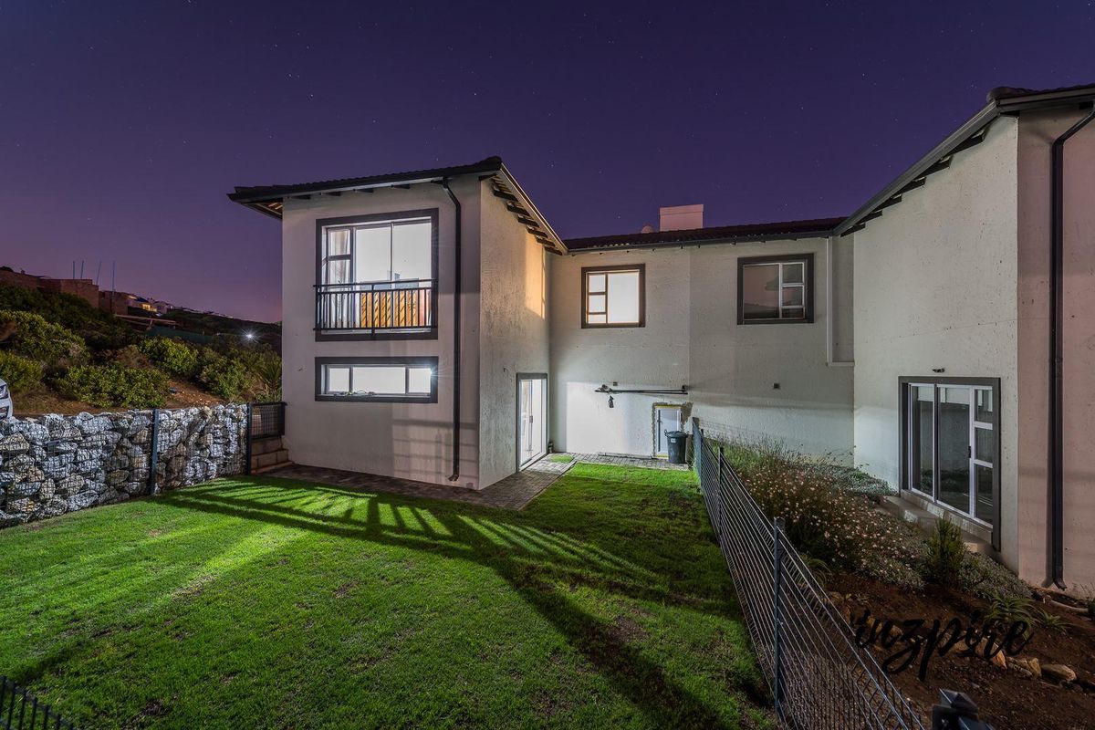 Excellent Investment or Family Home in Pinnacle Point! - Photo 5
