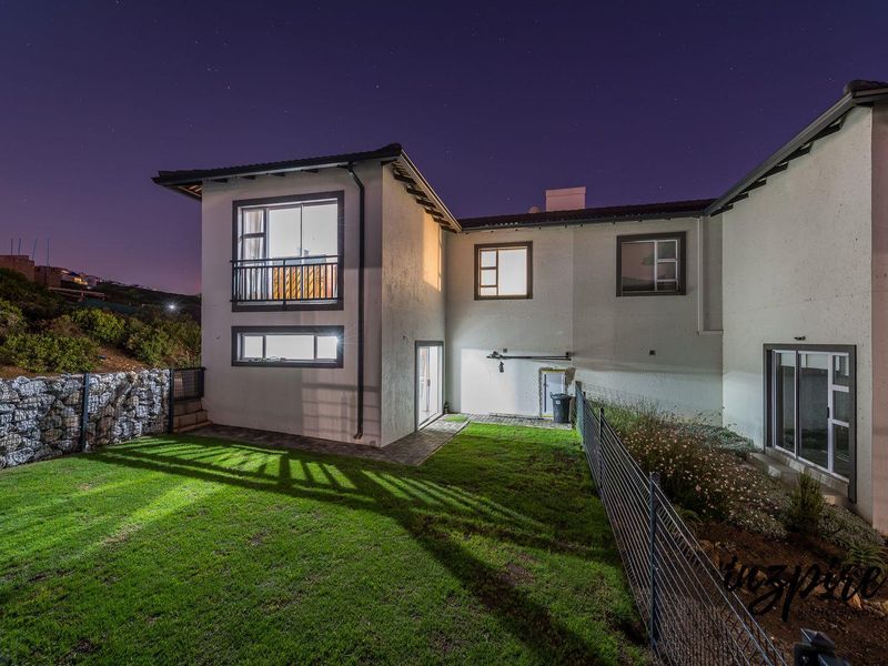 Excellent Investment or Family Home in Pinnacle Point! - Photo 5