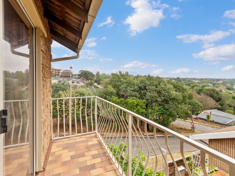 Bright. Bold. Beautiful. - Photo 8