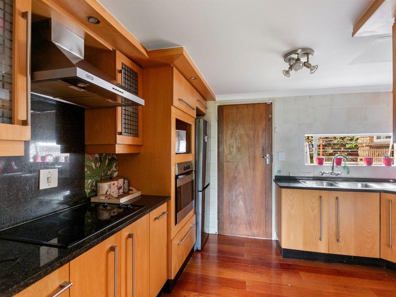 Bright. Bold. Beautiful. - Photo 6