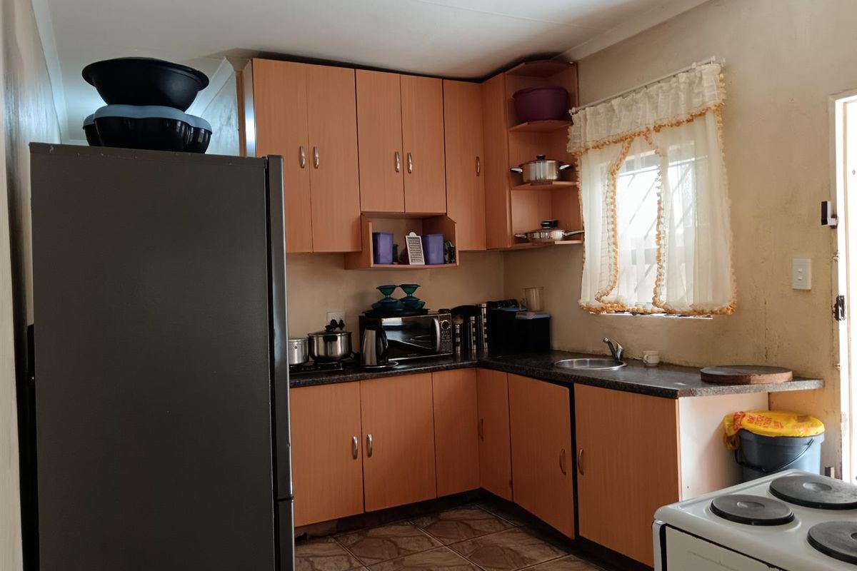 House For Sale in Tshepisong Ext 5, Krugersdorp - Photo 3