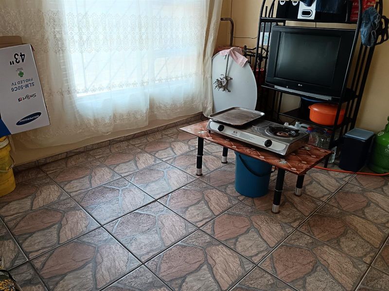 House For Sale in Tshepisong Ext 5, Krugersdorp - Photo 5