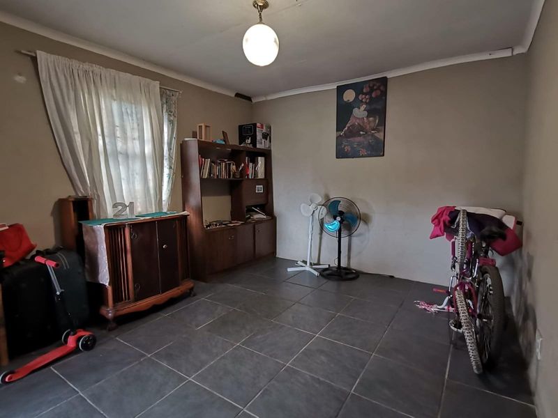 House For Sale in Newton, Wellington - Photo 6