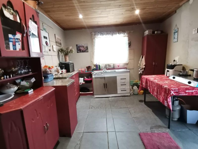 House For Sale in Newton, Wellington - Photo 3