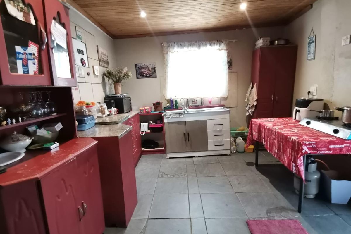 House For Sale in Newton, Wellington - Photo 3