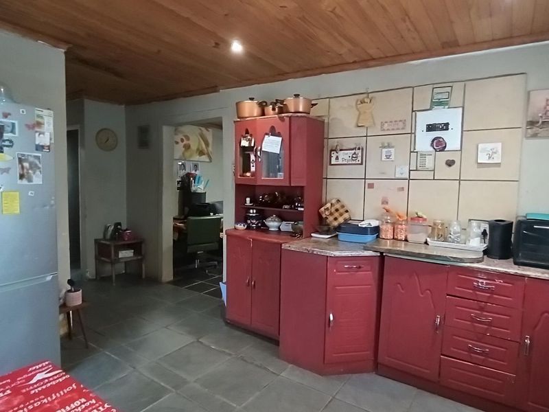 House For Sale in Newton, Wellington - Photo 2