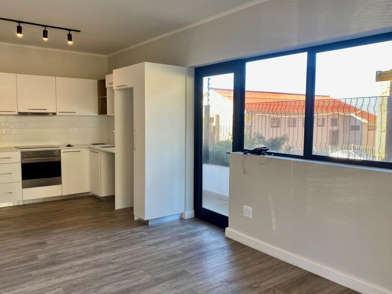 Apartment For Sale in Mossel Bay Central, Mossel Bay - Photo 2