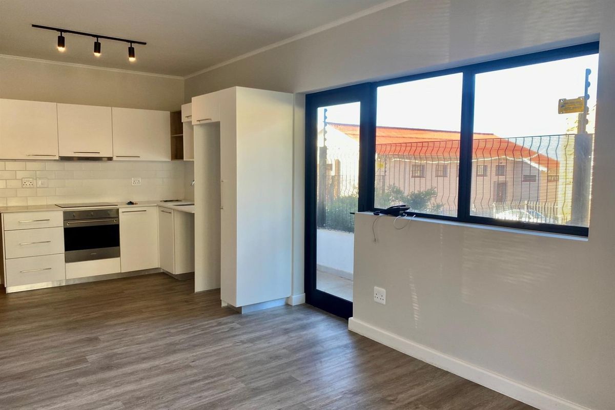 Apartment For Sale in Mossel Bay Central, Mossel Bay - Photo 2