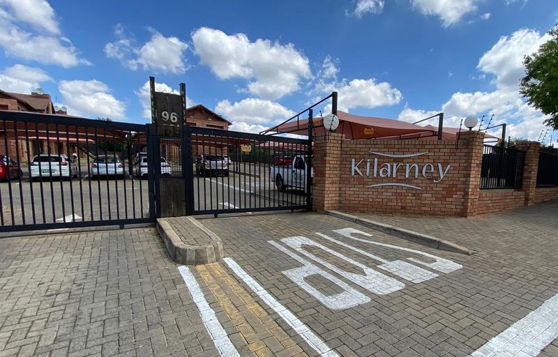 Apartment For Sale in Pellissier, Bloemfontein