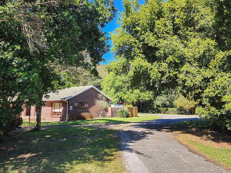 Remarkable House in Brenton on Lake, Knysna - Photo 5