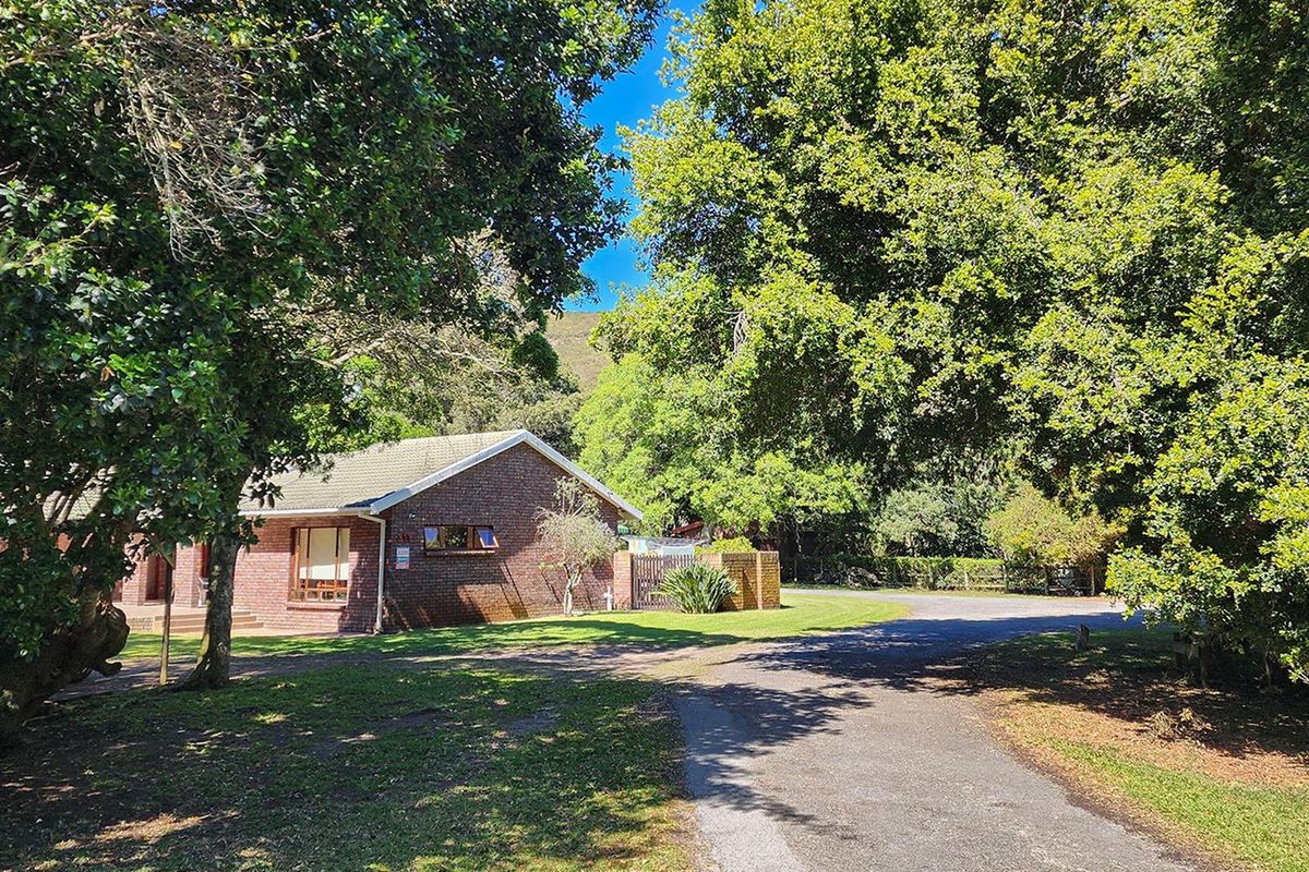 Remarkable House in Brenton on Lake, Knysna - Photo 5