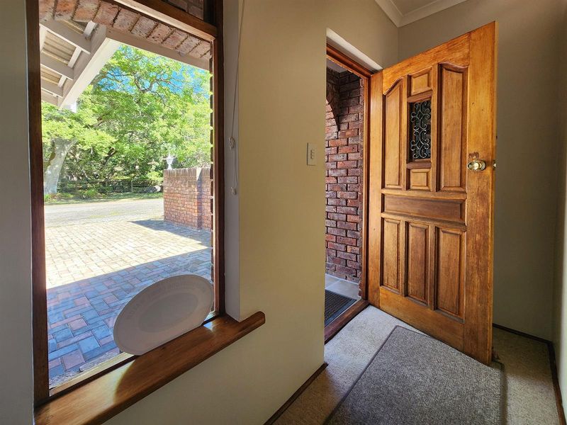 Remarkable House in Brenton on Lake, Knysna - Photo 8