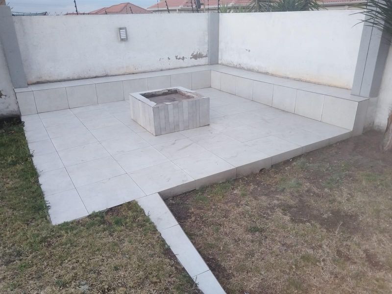 House For Sale in Model Park, Witbank - Photo 6