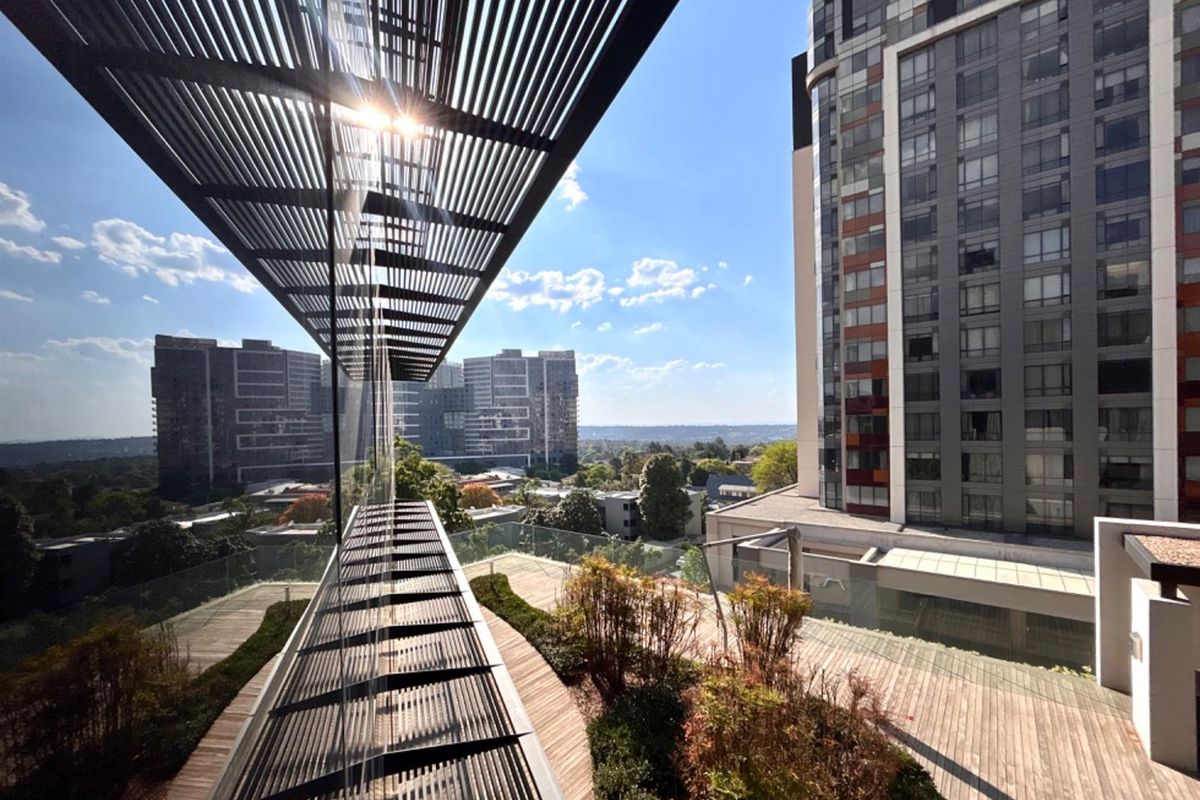 An Office Building That Truly Stands Out - Photo 4