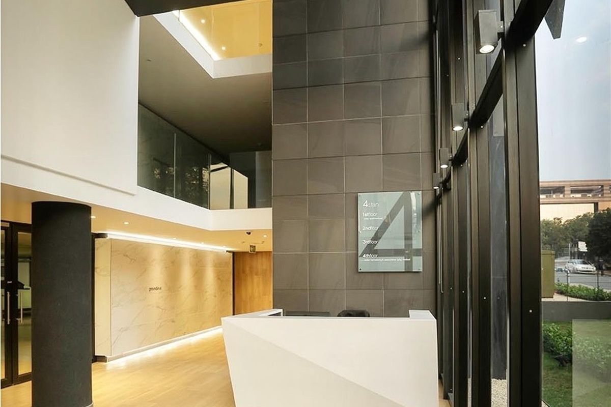 Office Space On The Top Floor of An Ultra Modern Green Building - Photo 4