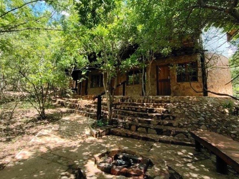 Distinctive Thatch-Home Offering Space - Photo 7