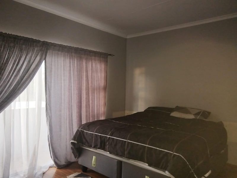 House for sale in Hoeveldpark, Witbank - Photo 10