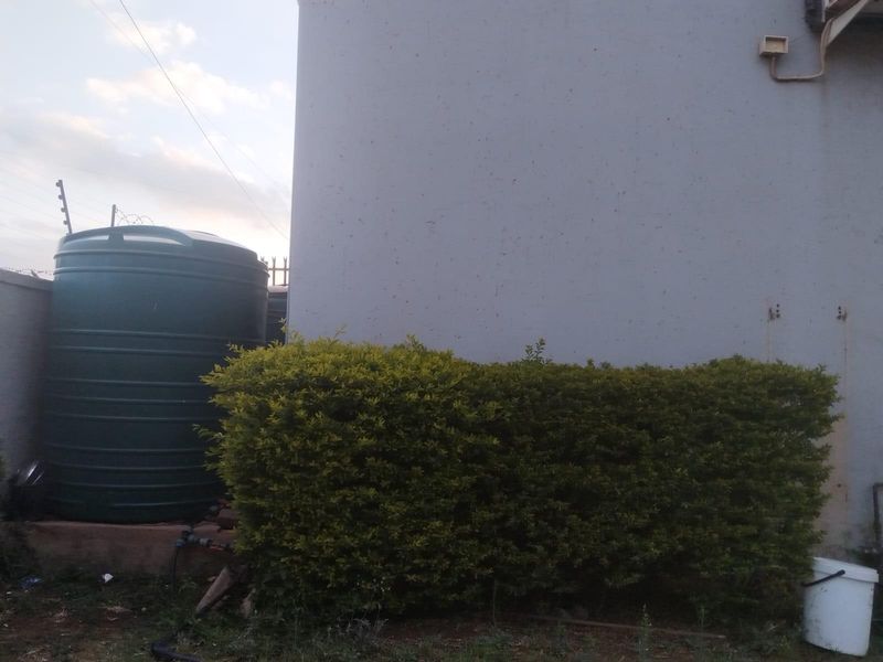 House for sale in Hoeveldpark, Witbank - Photo 3