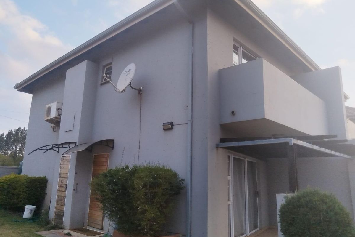 House for sale in Hoeveldpark, Witbank - Photo 2