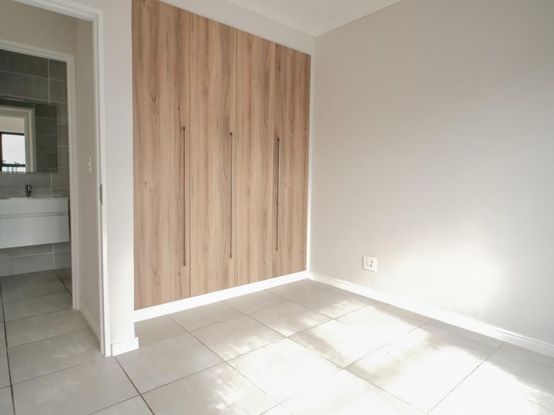 Modern 1-Bedroom Apartment in De Zicht Estate - Available Now - Photo 7