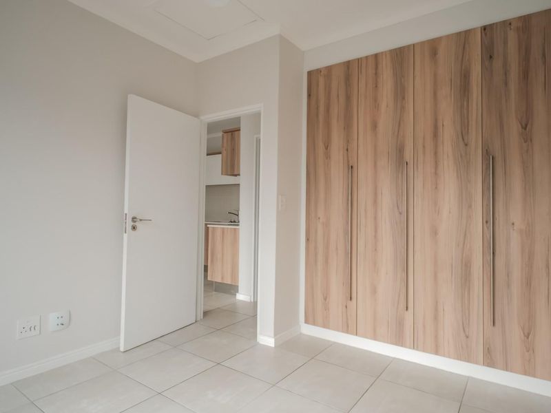 Modern 1-Bedroom Apartment in De Zicht Estate - Available Now - Photo 6
