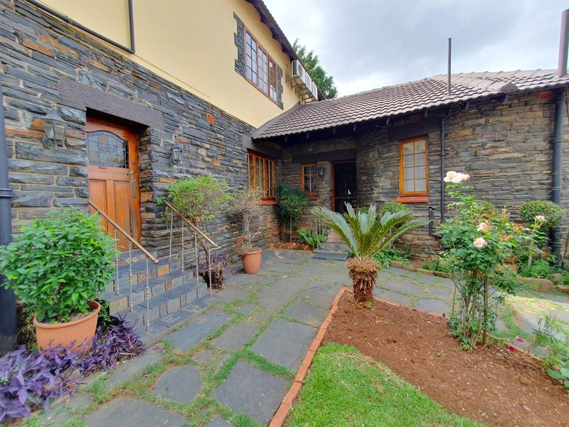 Grande Dame Ellensgate For Sale in Arcadia - Oozing Pizazz And Steeped in History - Photo 5