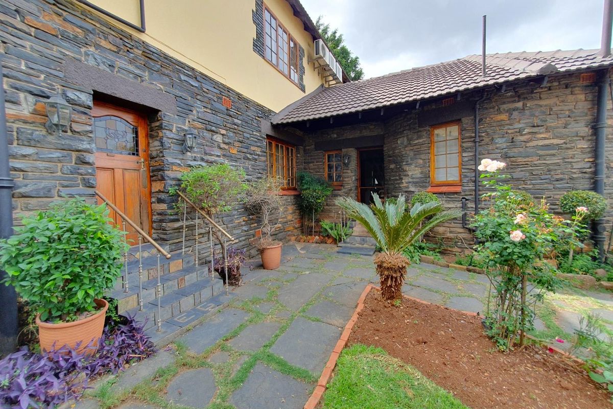 Own a Place in History Oozing Income Stream Potential - Location! Location! - Photo 5