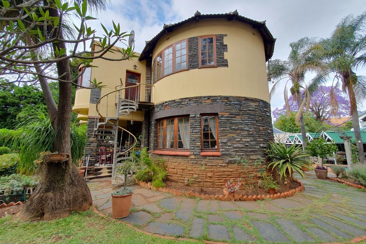 Own a Place in History Oozing Income Stream Potential - Location! Location! - Photo 3