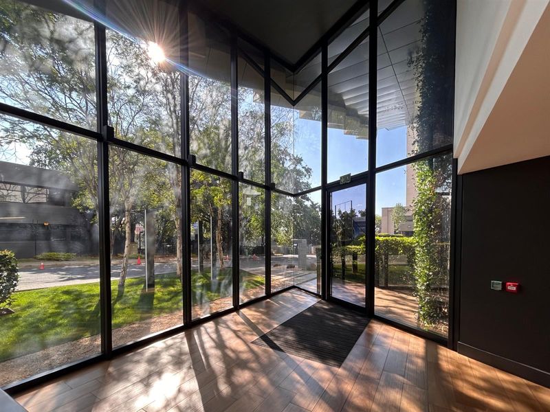 Office Space In Ultra Modern Green Building To Let - Photo 1